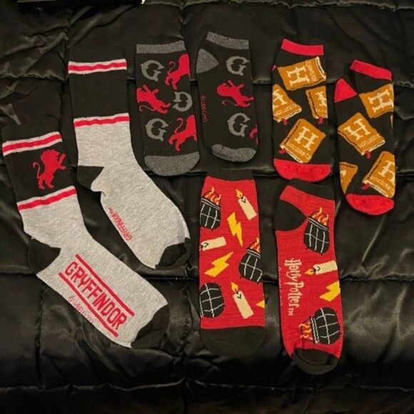 Harry Potter Gryffindor Hogwarts Socks 4 Pairs - Picture 3 of 7